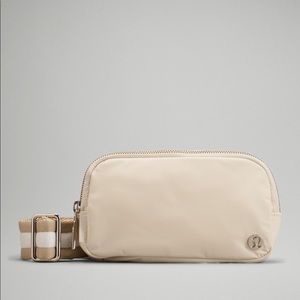 Lululemon Everywhere Crossbody